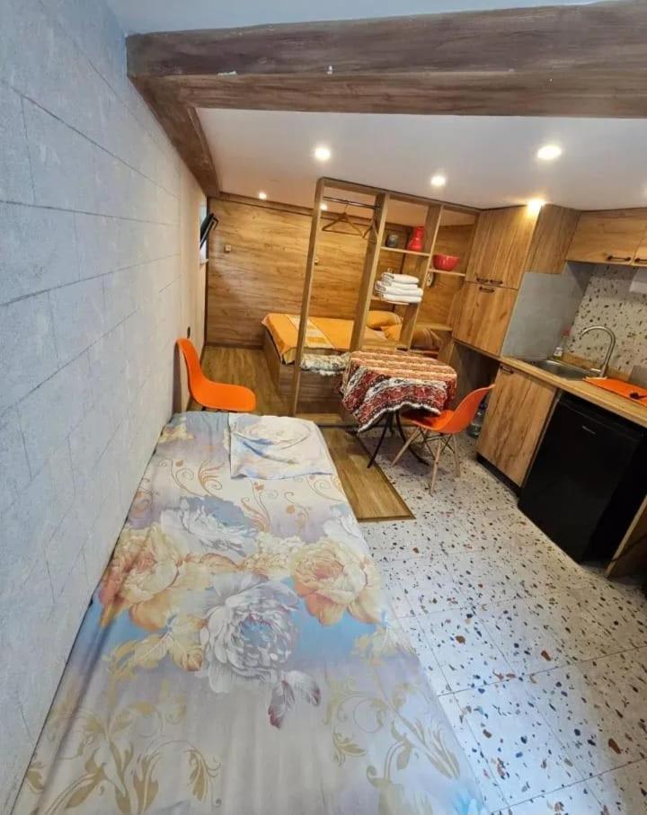 Family Mini-Hotel Martirosyan'S And Tours Γιερεβάν Εξωτερικό φωτογραφία