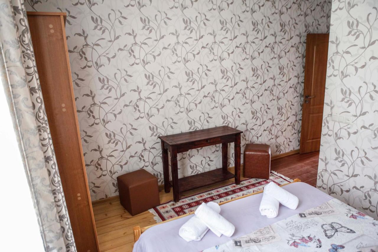 Family Mini-Hotel Martirosyan'S And Tours Γιερεβάν Εξωτερικό φωτογραφία