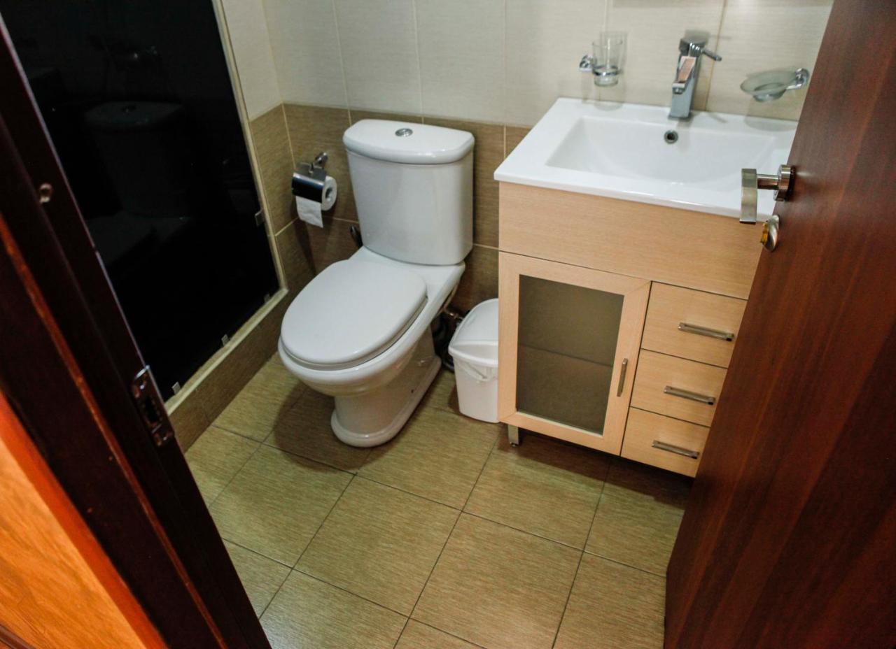 Family Mini-Hotel Martirosyan'S And Tours Γιερεβάν Εξωτερικό φωτογραφία