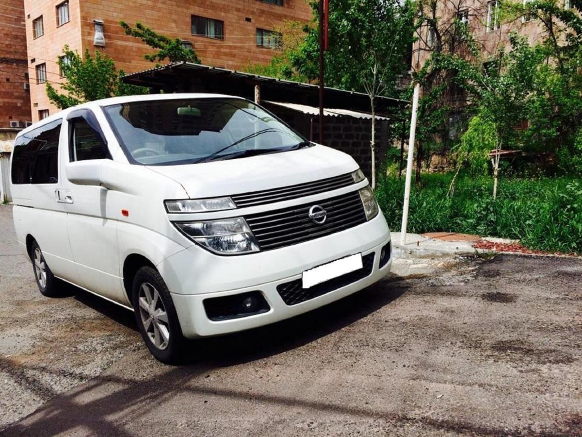 Family Mini-Hotel Martirosyan'S And Tours Γιερεβάν Δωμάτιο φωτογραφία